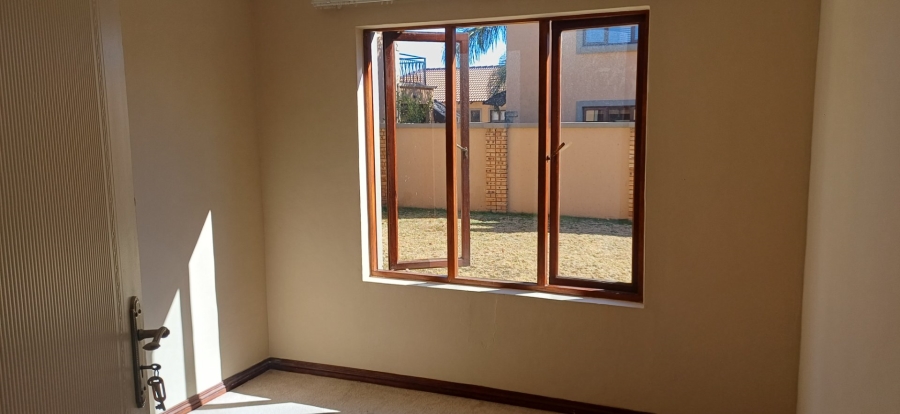 3 Bedroom Property for Sale in Hughes Gauteng
