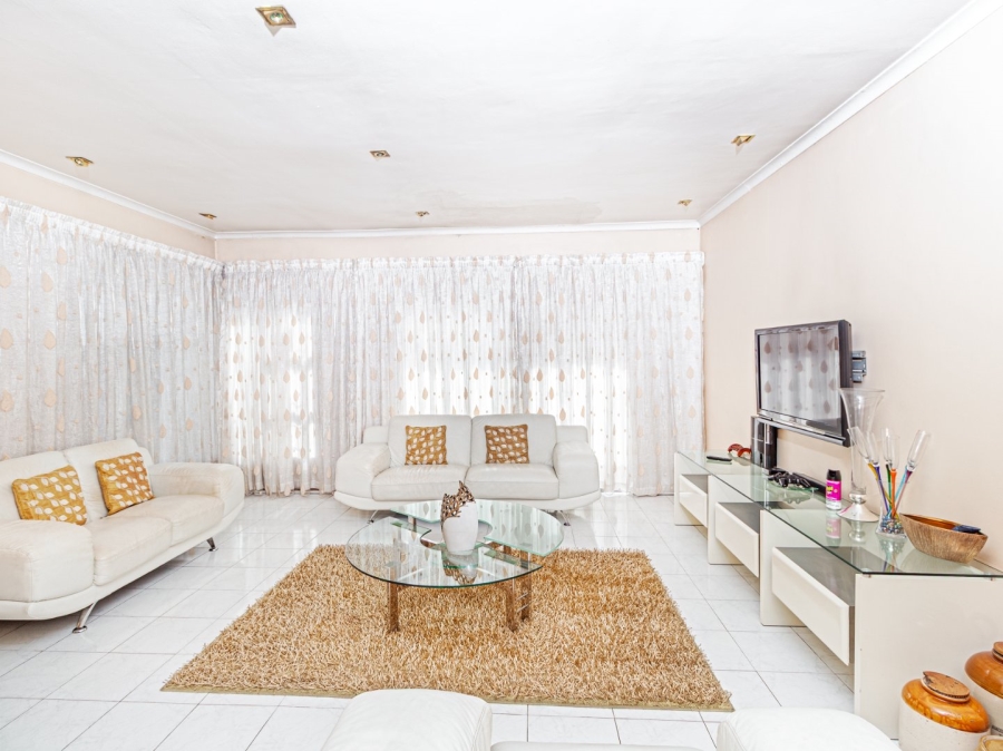 4 Bedroom Property for Sale in Crown North Gauteng