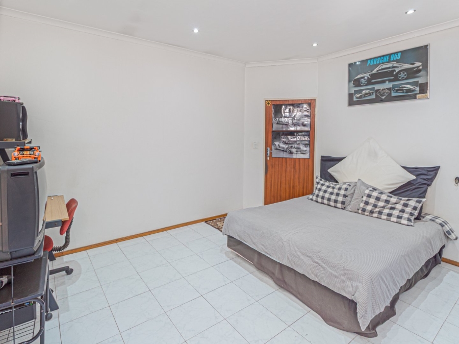 4 Bedroom Property for Sale in Crown North Gauteng
