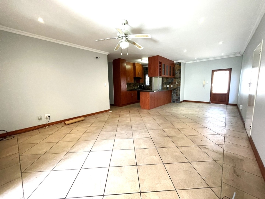 To Let 3 Bedroom Property for Rent in Thatchview Gauteng