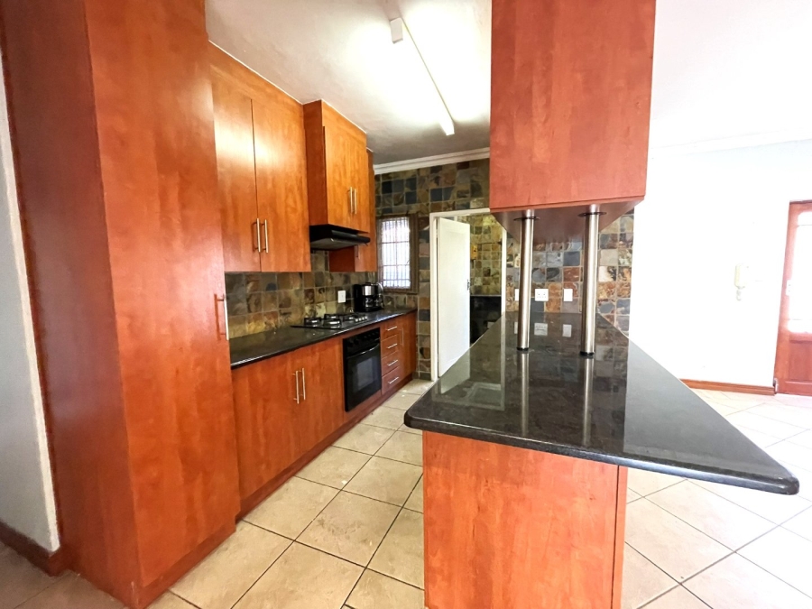 To Let 3 Bedroom Property for Rent in Thatchview Gauteng