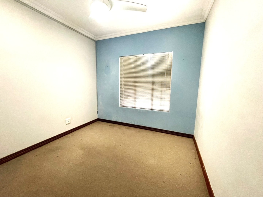 To Let 3 Bedroom Property for Rent in Thatchview Gauteng