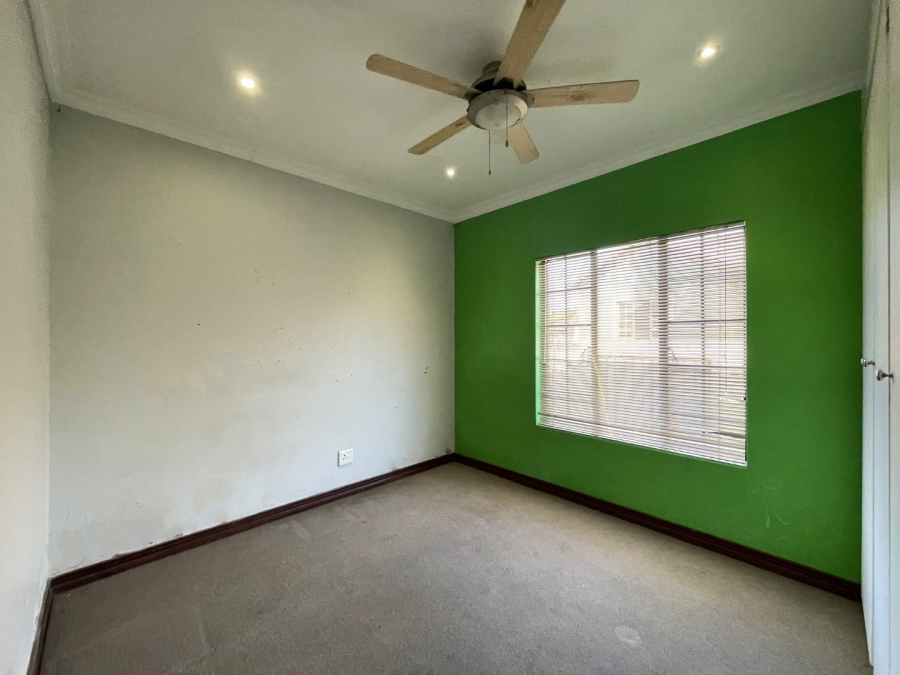 To Let 3 Bedroom Property for Rent in Thatchview Gauteng