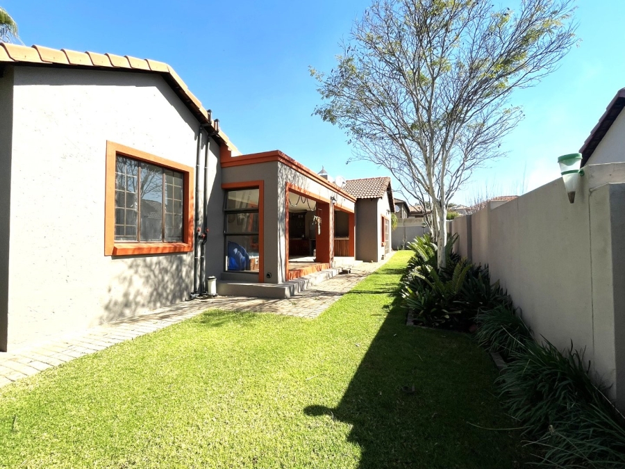 To Let 3 Bedroom Property for Rent in Thatchview Gauteng