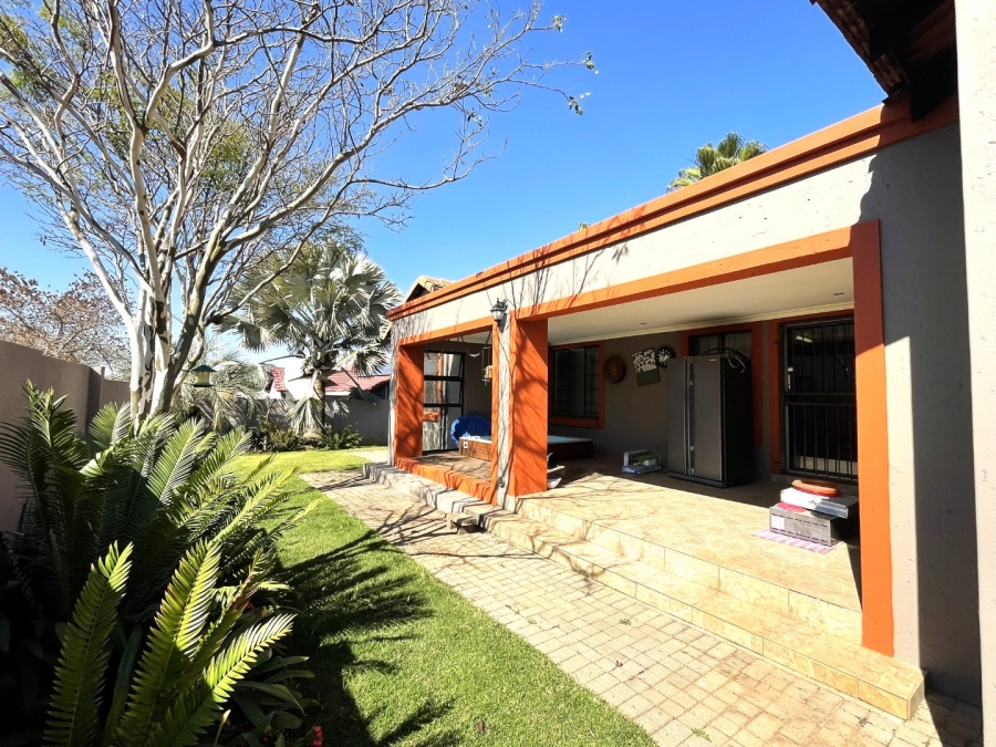 To Let 3 Bedroom Property for Rent in Thatchview Gauteng