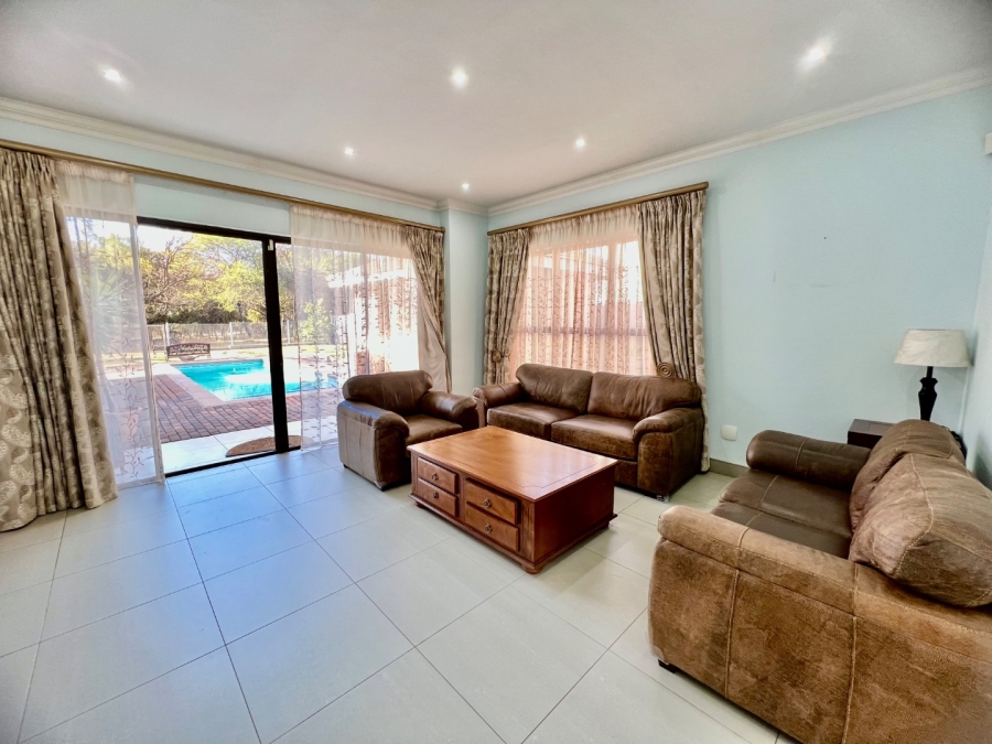 To Let 4 Bedroom Property for Rent in Silver Lakes Golf Estate Gauteng