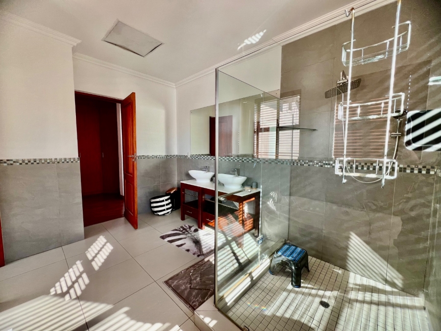 To Let 4 Bedroom Property for Rent in Silver Lakes Golf Estate Gauteng