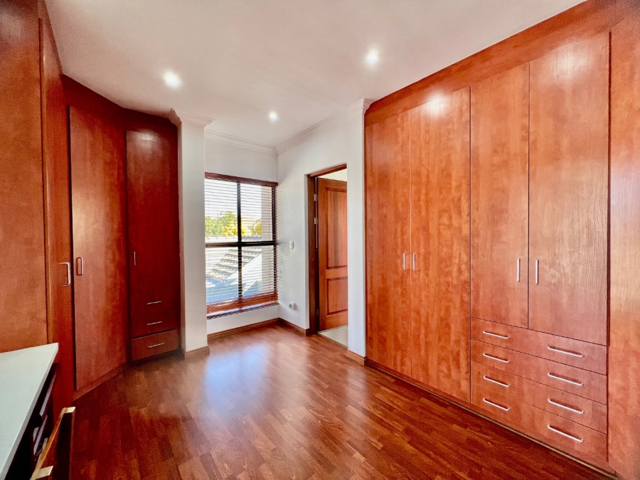 To Let 4 Bedroom Property for Rent in Silver Lakes Golf Estate Gauteng