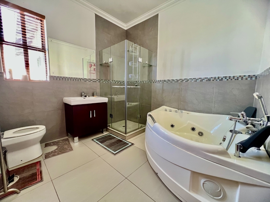 To Let 4 Bedroom Property for Rent in Silver Lakes Golf Estate Gauteng