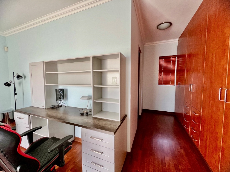 To Let 4 Bedroom Property for Rent in Silver Lakes Golf Estate Gauteng