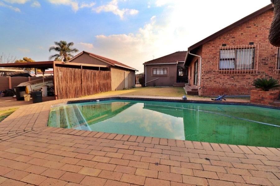4 Bedroom Property for Sale in Primrose Gauteng