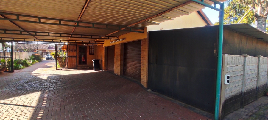 3 Bedroom Property for Sale in Vanderbijlpark SE 6 Gauteng