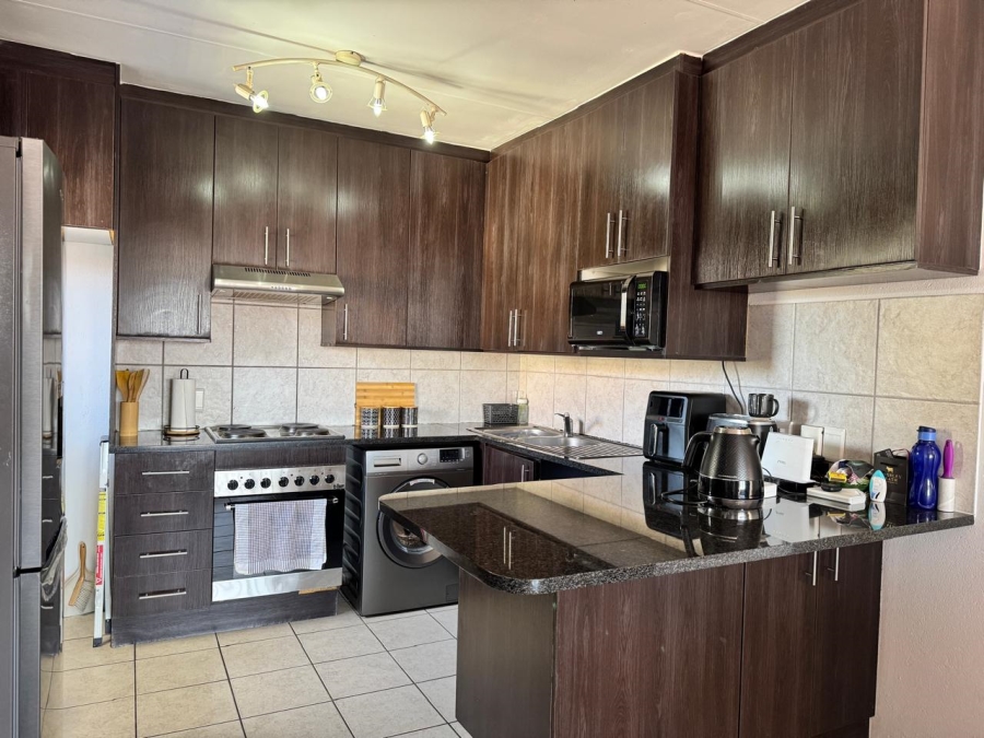 2 Bedroom Property for Sale in Noordwyk Gauteng