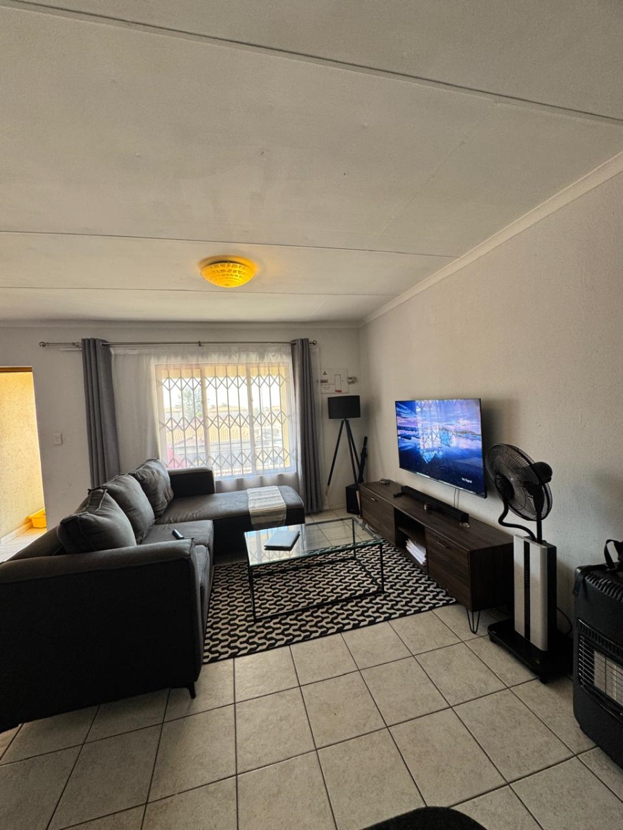 2 Bedroom Property for Sale in Noordwyk Gauteng