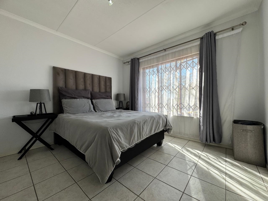 2 Bedroom Property for Sale in Noordwyk Gauteng
