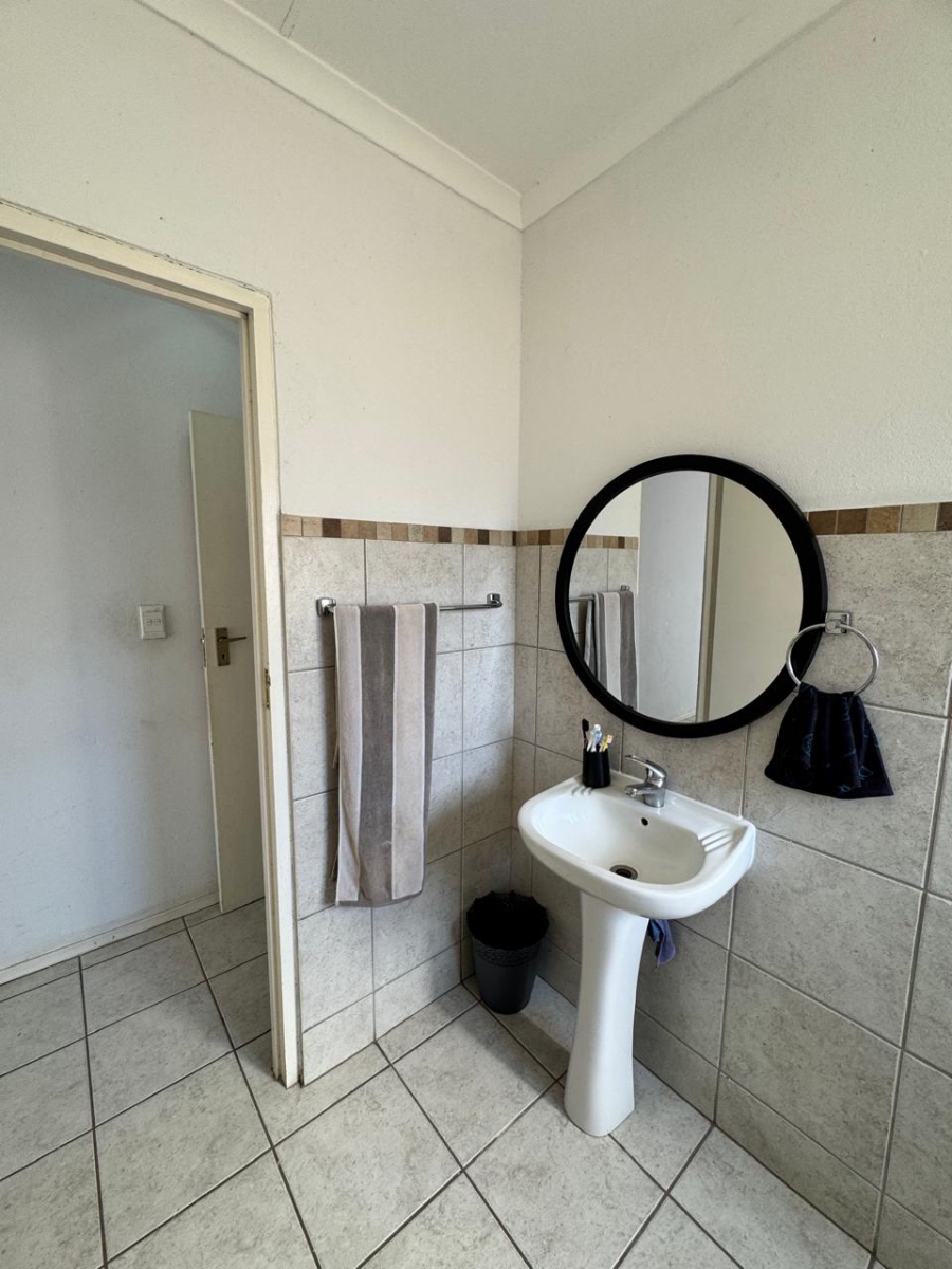 2 Bedroom Property for Sale in Noordwyk Gauteng