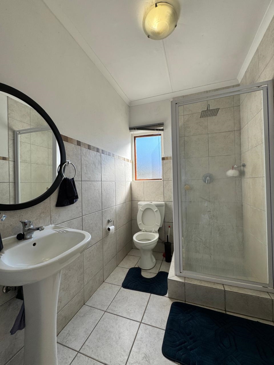 2 Bedroom Property for Sale in Noordwyk Gauteng