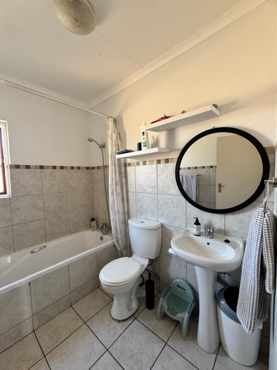 2 Bedroom Property for Sale in Noordwyk Gauteng