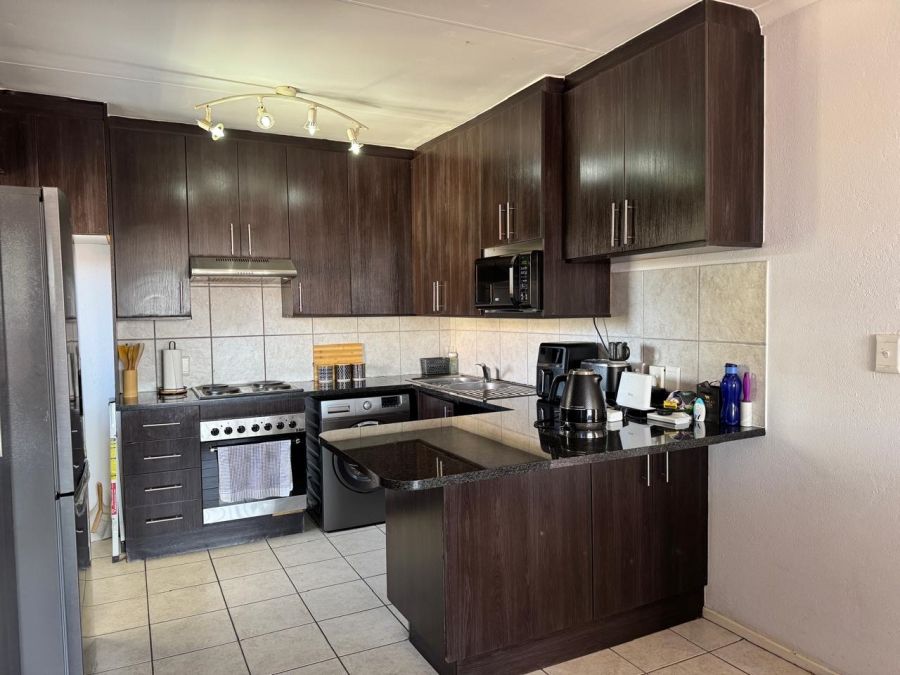 2 Bedroom Property for Sale in Noordwyk Gauteng