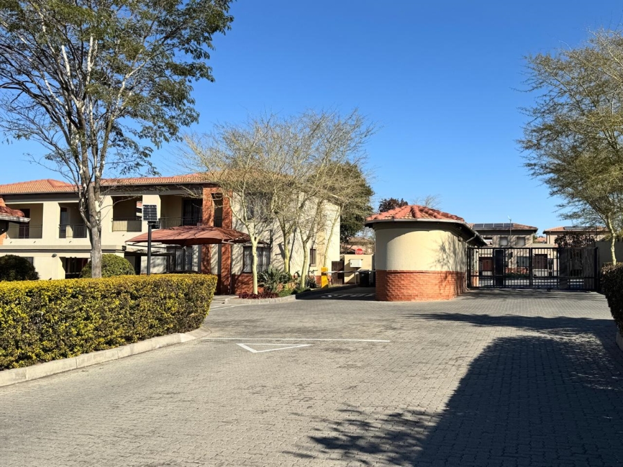 2 Bedroom Property for Sale in Noordwyk Gauteng
