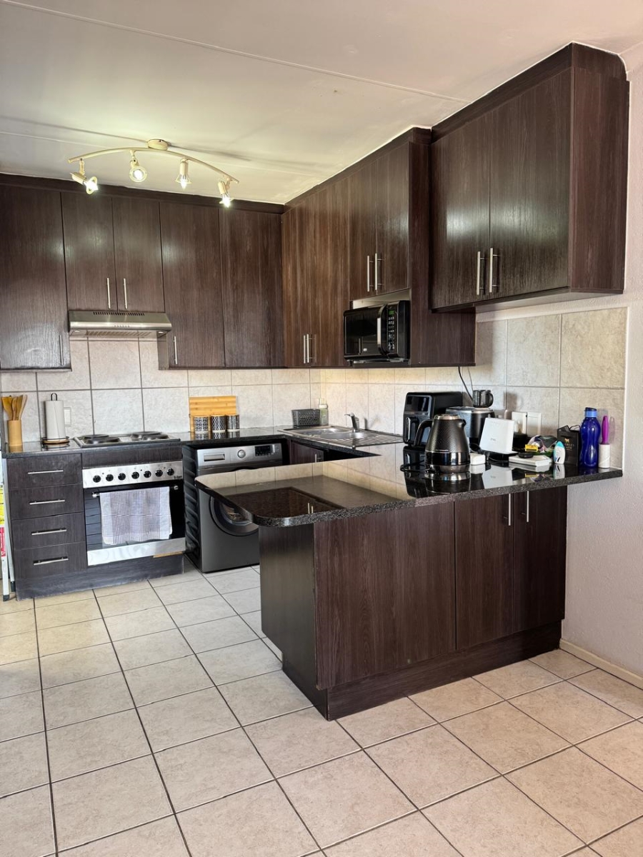 2 Bedroom Property for Sale in Noordwyk Gauteng