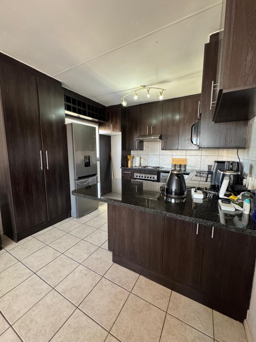 2 Bedroom Property for Sale in Noordwyk Gauteng