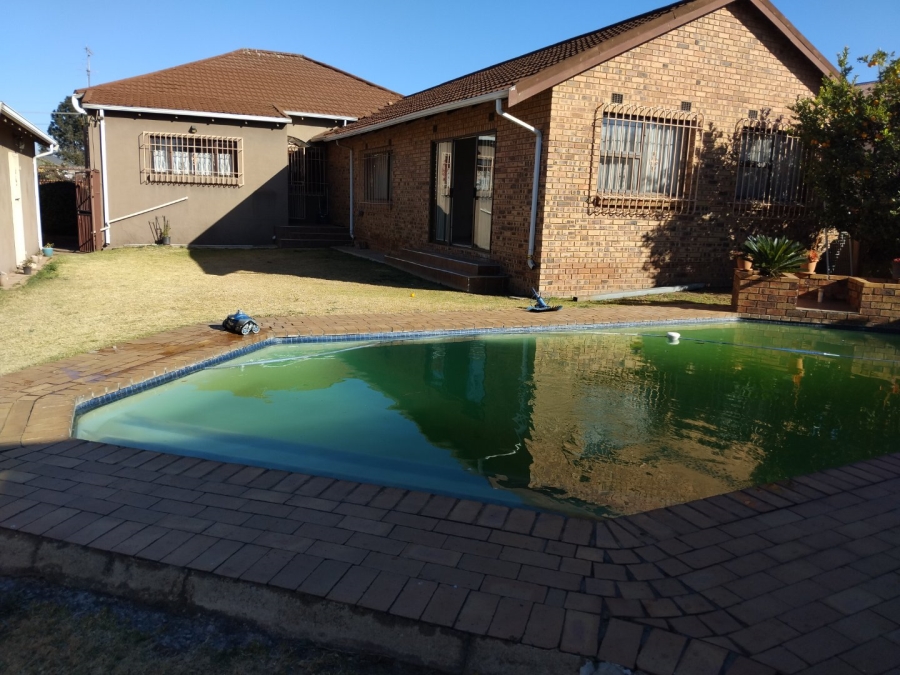 4 Bedroom Property for Sale in Primrose East Gauteng