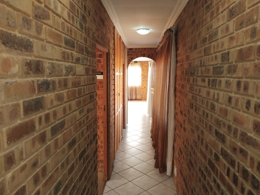 4 Bedroom Property for Sale in Primrose East Gauteng