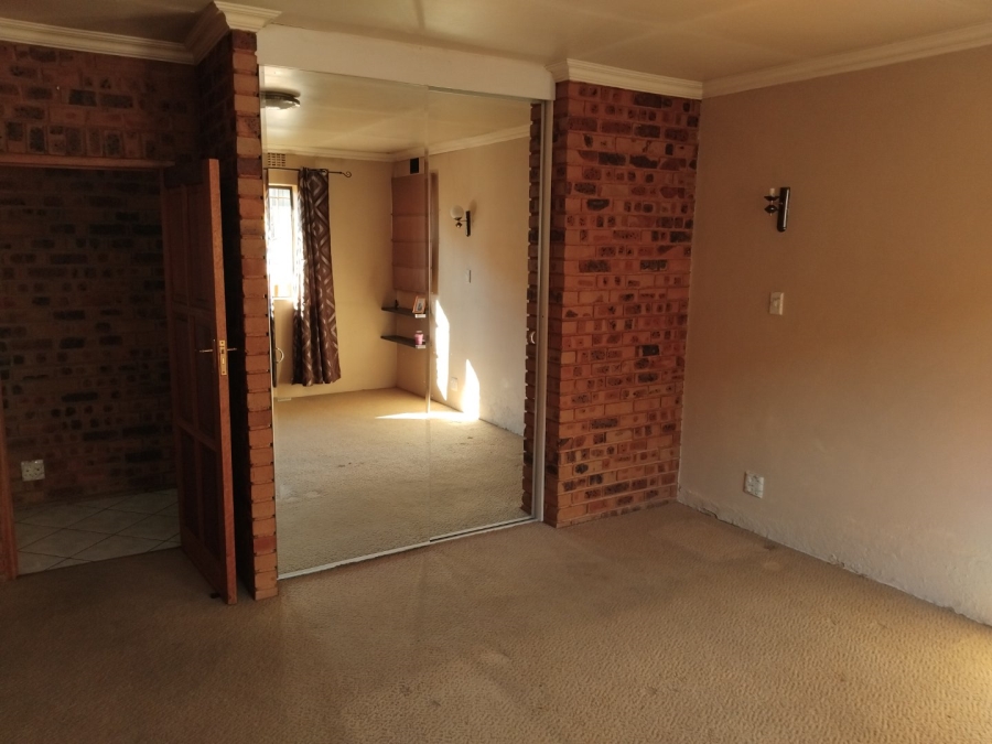 4 Bedroom Property for Sale in Primrose East Gauteng