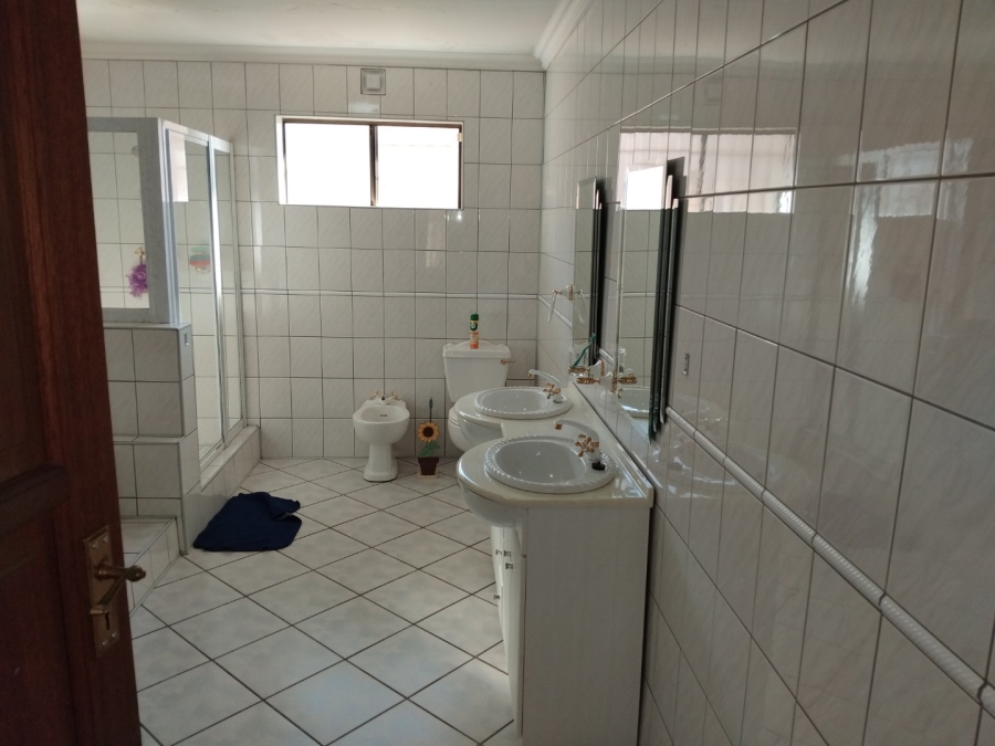 4 Bedroom Property for Sale in Primrose East Gauteng