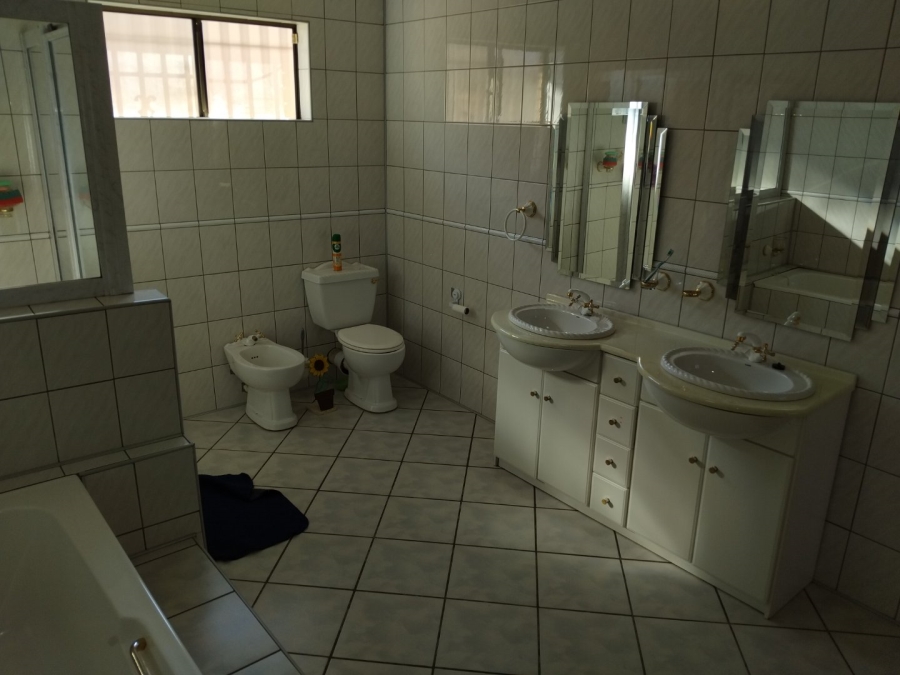 4 Bedroom Property for Sale in Primrose East Gauteng