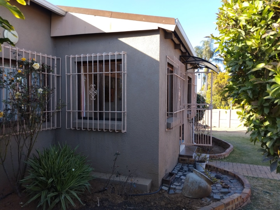 4 Bedroom Property for Sale in Primrose East Gauteng