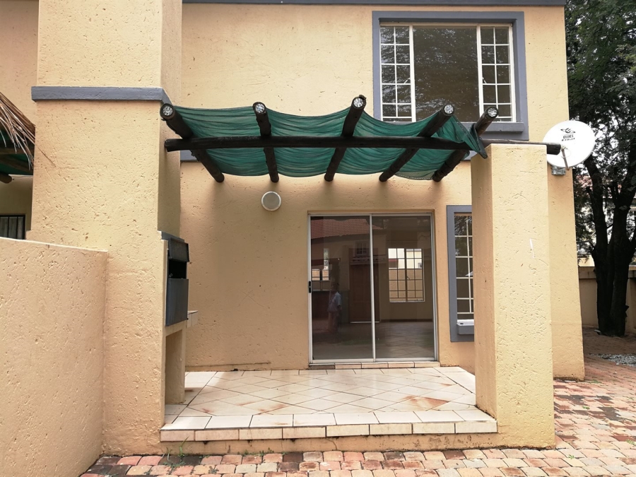 To Let 2 Bedroom Property for Rent in Sinoville Gauteng