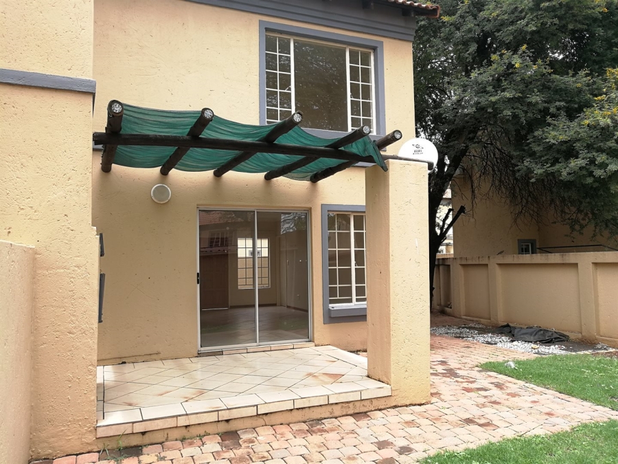 To Let 2 Bedroom Property for Rent in Sinoville Gauteng
