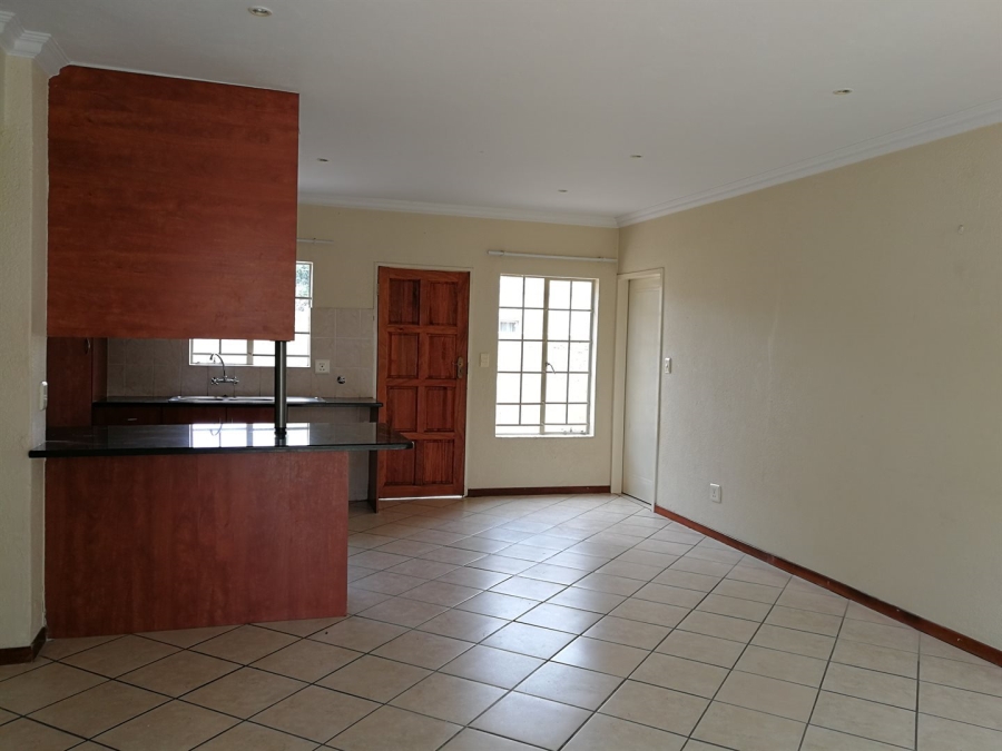 To Let 2 Bedroom Property for Rent in Sinoville Gauteng