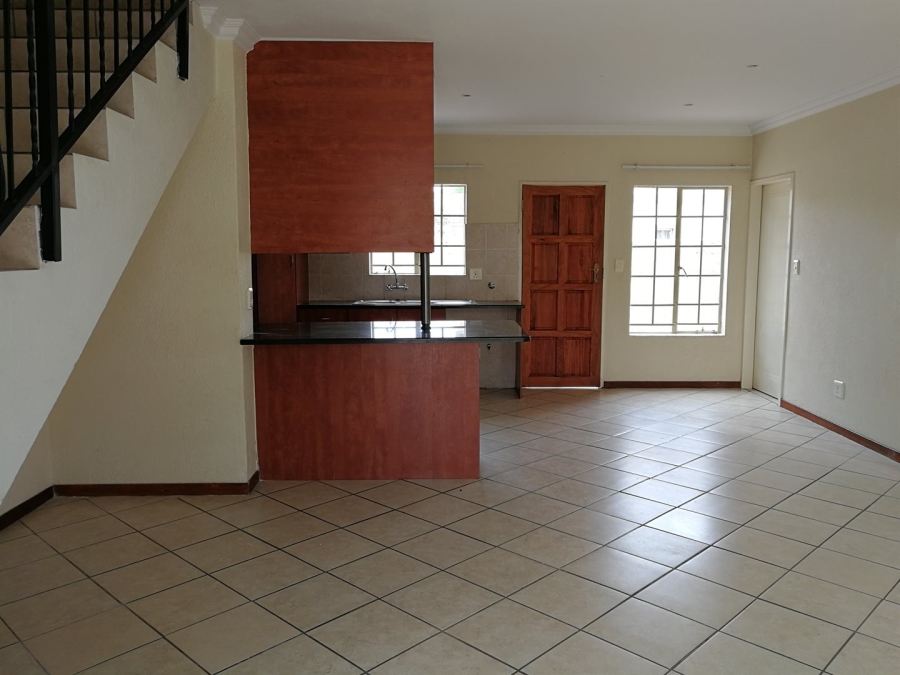 To Let 2 Bedroom Property for Rent in Sinoville Gauteng