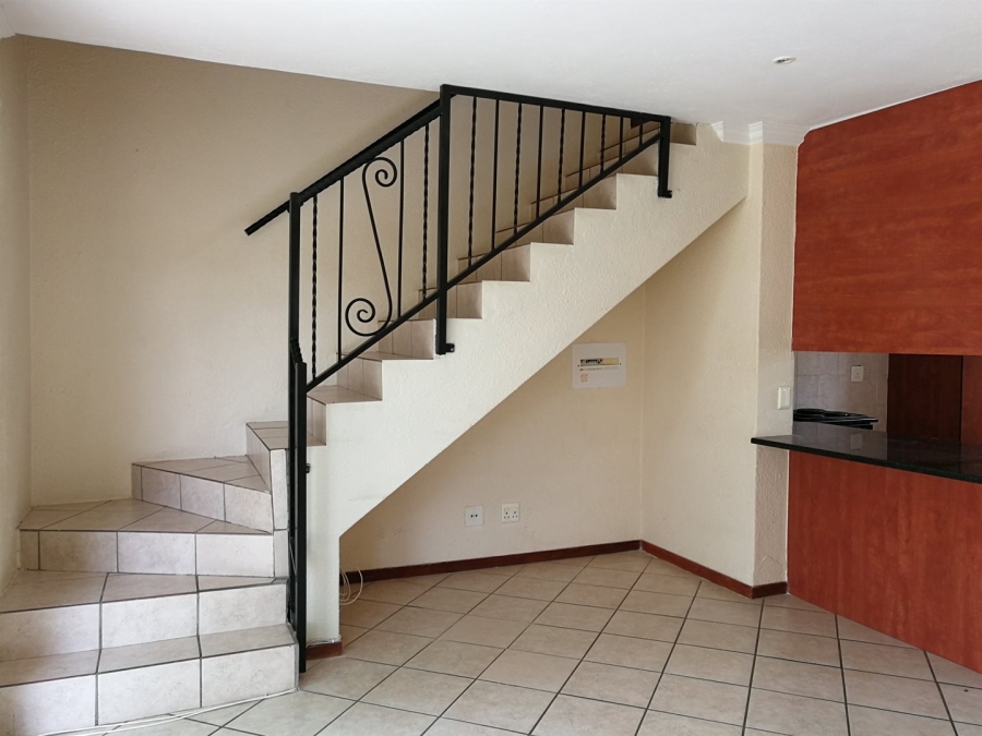 To Let 2 Bedroom Property for Rent in Sinoville Gauteng