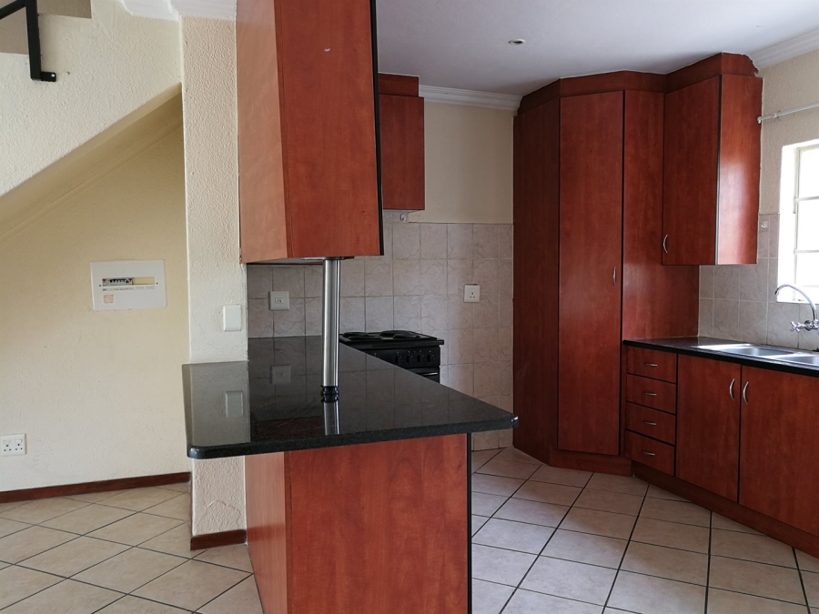 To Let 2 Bedroom Property for Rent in Sinoville Gauteng