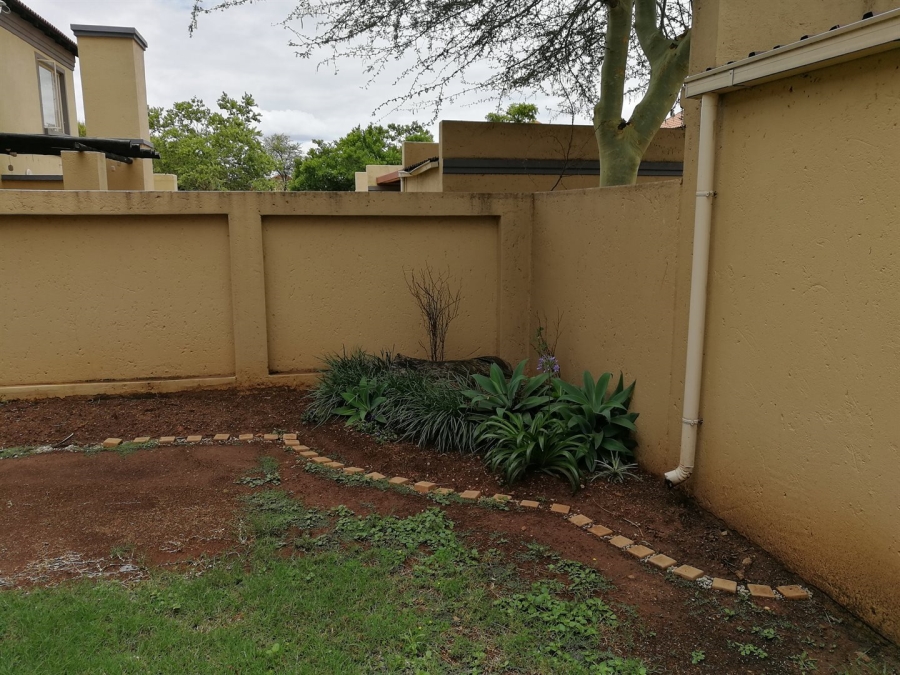 To Let 2 Bedroom Property for Rent in Sinoville Gauteng