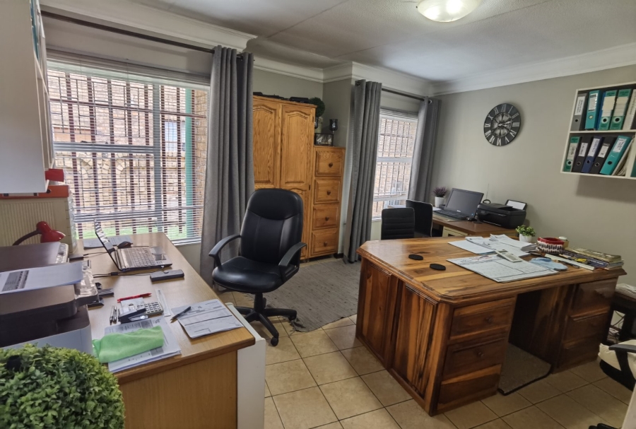 5 Bedroom Property for Sale in Bester Gauteng