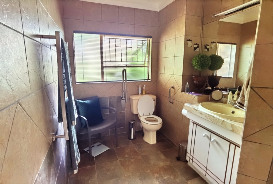 5 Bedroom Property for Sale in Bester Gauteng