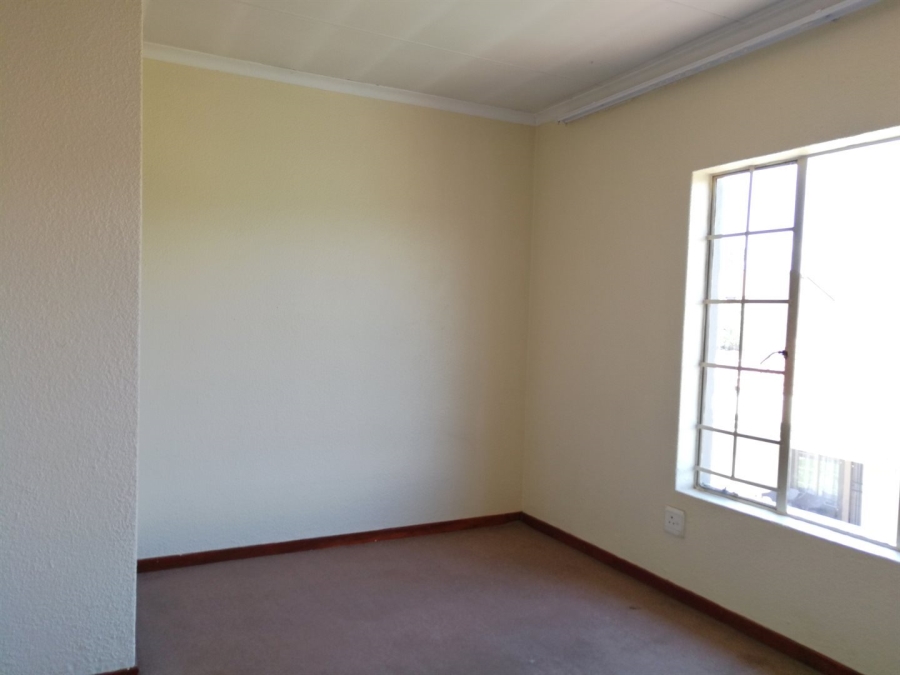 To Let 2 Bedroom Property for Rent in Annlin Gauteng