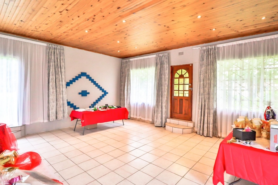 To Let commercial Property for Rent in Lilianton Gauteng