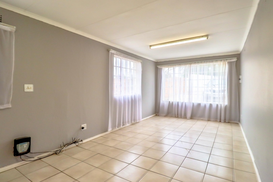 To Let commercial Property for Rent in Lilianton Gauteng
