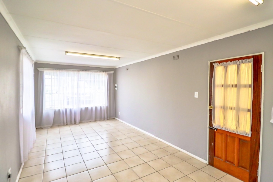 To Let commercial Property for Rent in Lilianton Gauteng