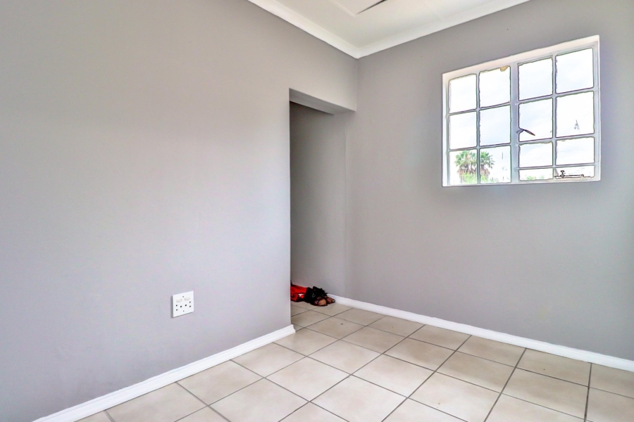 To Let commercial Property for Rent in Lilianton Gauteng