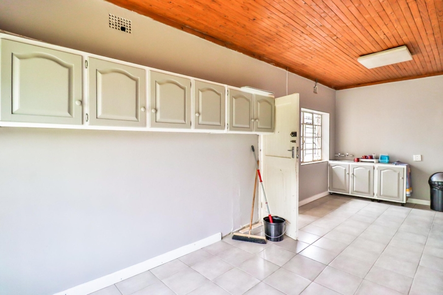 To Let commercial Property for Rent in Lilianton Gauteng