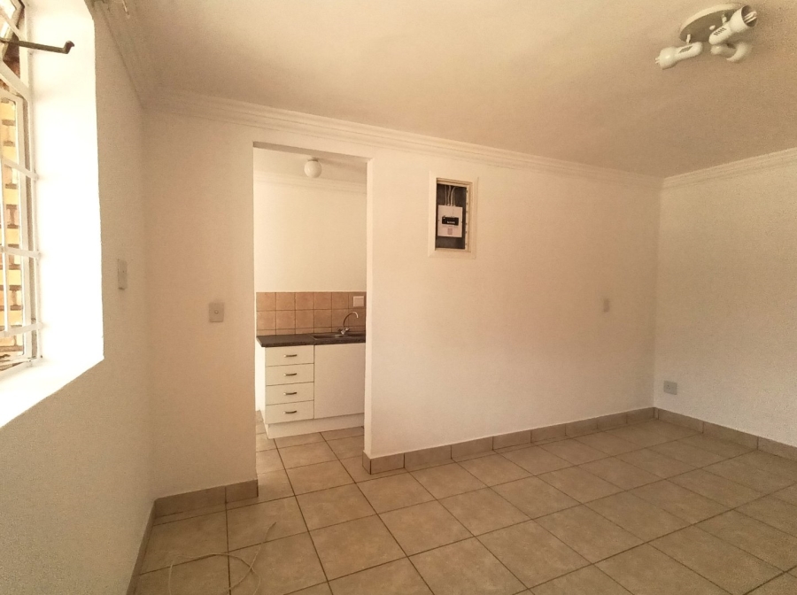 To Let 1 Bedroom Property for Rent in Highlands North Gauteng