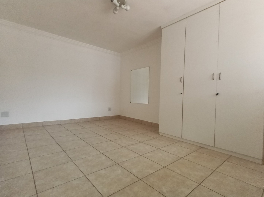 To Let 1 Bedroom Property for Rent in Highlands North Gauteng