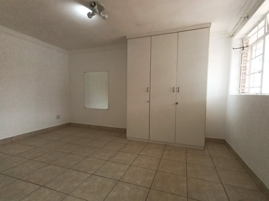 To Let 1 Bedroom Property for Rent in Highlands North Gauteng